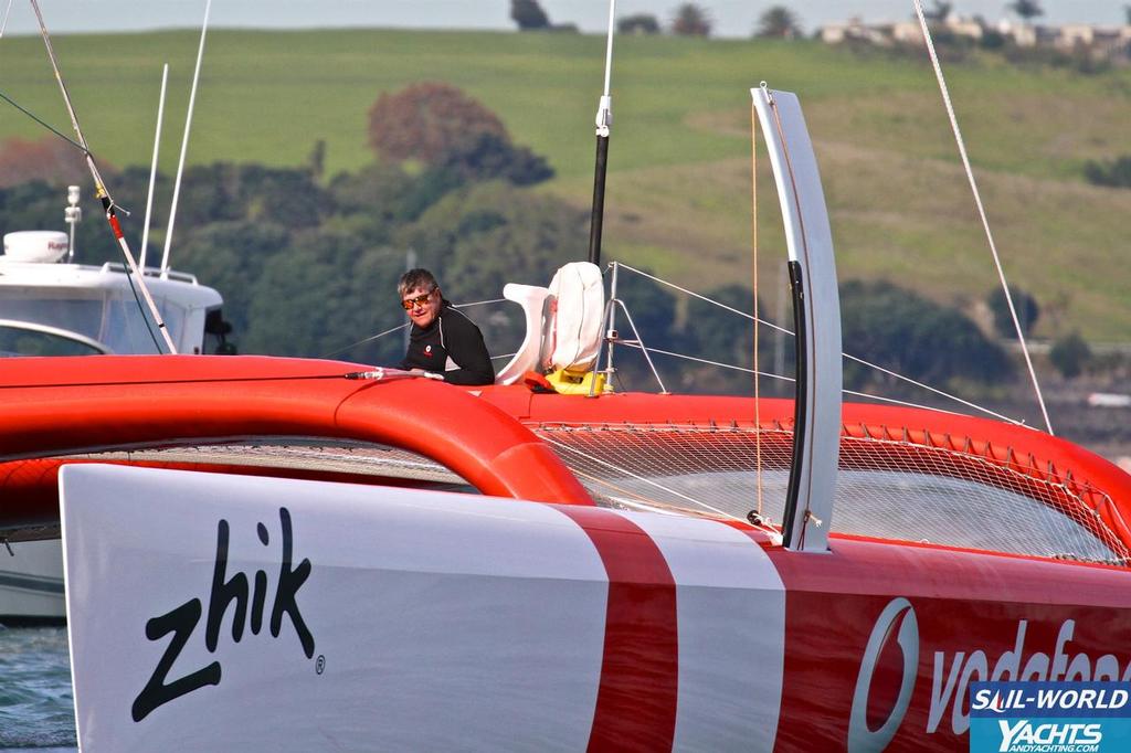 TeamVodafoneSailing skipper, Simon Hull is all concentration negotiating the traffic at the start of the ANZ Fiji Race  © Richard Gladwell www.photosport.co.nz